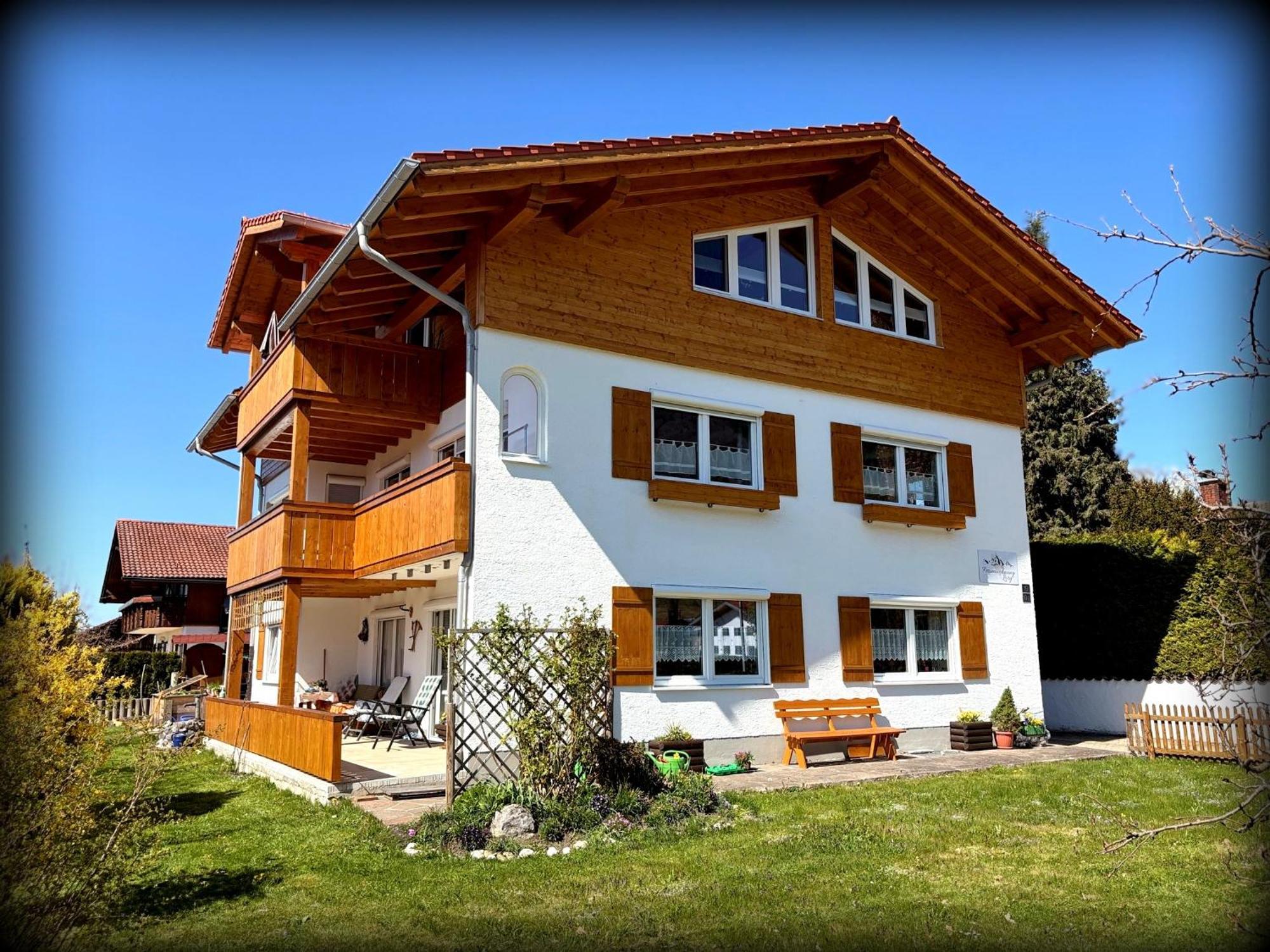 23 Neu Erbaute Ferienwohnung Mit Schloss- Und Panoramablick Halblech Eksteriør bilde